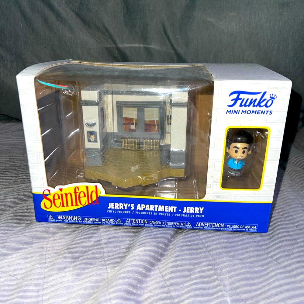 New!!! Funko mini moments, Seinfeld, jerry’s apartment with Jerry